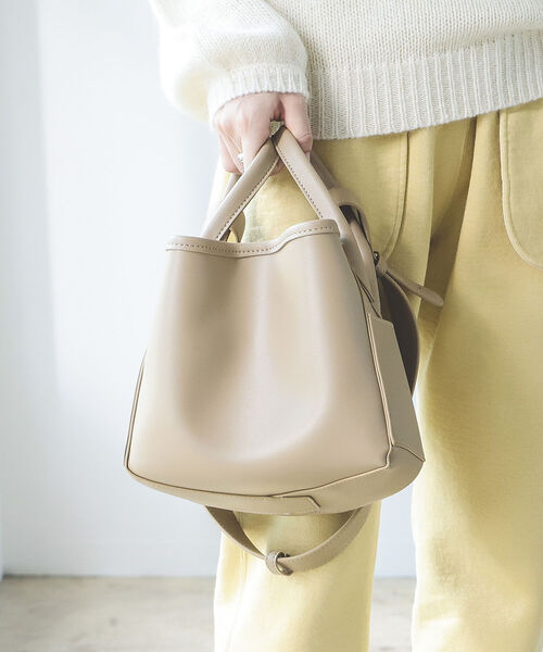 BEAMS LIGHTS(ビームスライツ)の「BEAMS LIGHTS / 2WAY キューブ BAG(ショルダーバッグ・レディース・ブラック/ベージュ・ONE SIZE)」の6枚目の写真