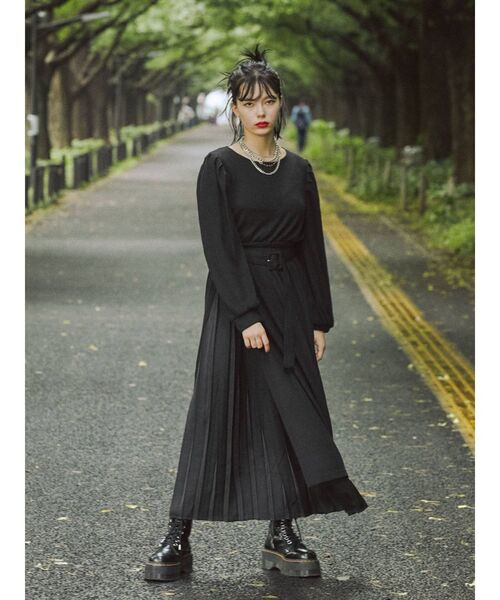 jouetie（ジュエティ）の「スリットレイヤードワンピース【セットアイテム】（ワンピース・レディース・ブラック/ブラウン/ブルー・MEDIUM）」の4枚目の写真