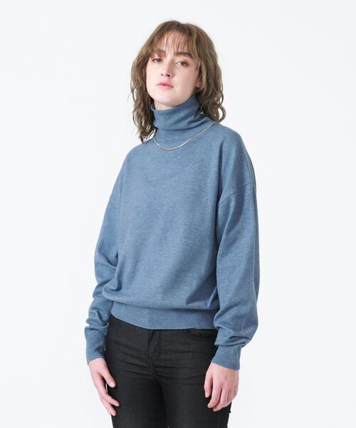 LOVELESS（ラブレス）の「チェーン付き オーバータートルニット（ニット/セーター・レディース・オフホワイト/ブラウン系その他5/ブルー系その他4・36）」の3枚目の写真