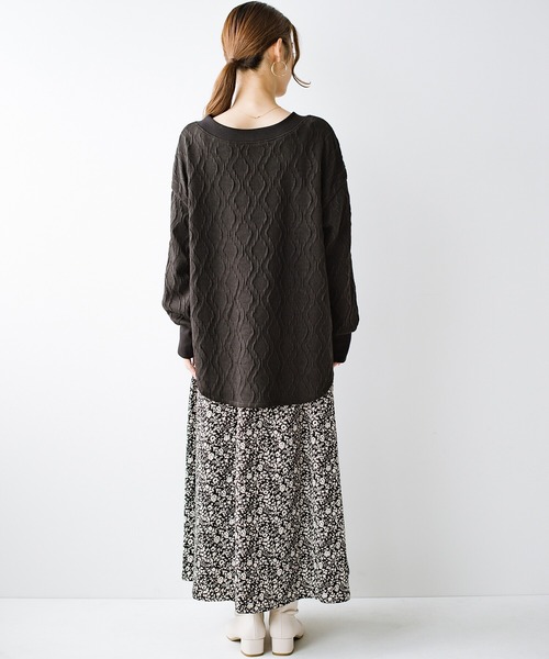 haco!（ハコ）の「ゆるっと着てちゃっかり着映える　ニットみたいなふくれ織りがおしゃれなジャカードトップス（その他トップス・レディース・アイボリー/ブラック・SMALL/MEDIUM/LARGE/X-LARGE）」の4枚目の写真