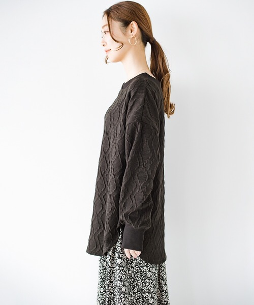 haco!（ハコ）の「ゆるっと着てちゃっかり着映える　ニットみたいなふくれ織りがおしゃれなジャカードトップス（その他トップス・レディース・アイボリー/ブラック・SMALL/MEDIUM/LARGE/X-LARGE）」の3枚目の写真