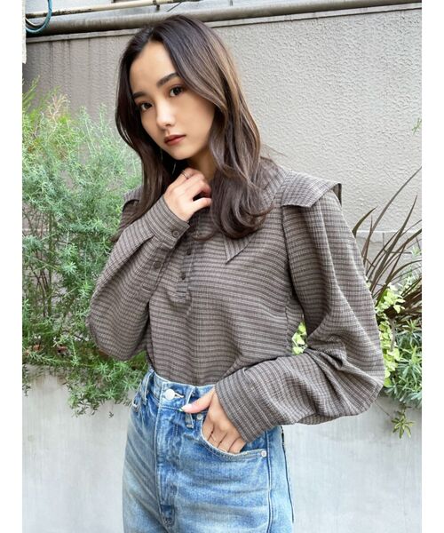 EMODA（エモダ）の「ビッグカラーロングトップ（シャツ/ブラウス・レディース・ホワイト/ブラック/ブラウン/マスタード・FREE）」の17枚目の写真