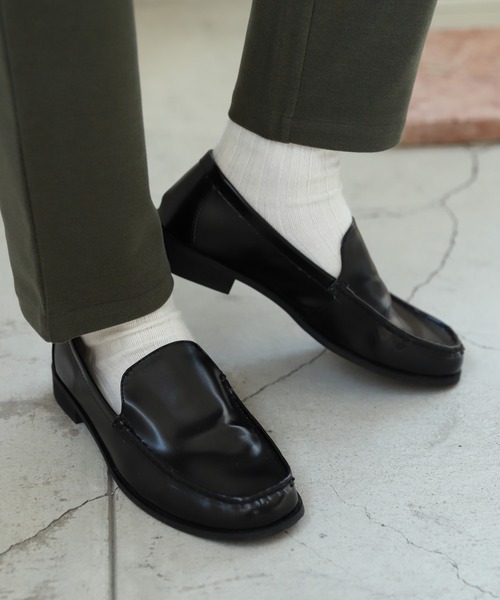 LAKOLE（ラコレ）の「モカシンスリッポン / 237029（スリッポン・メンズ・ブラック/ブラウン・MEDIUM/LARGE）」の2枚目の写真