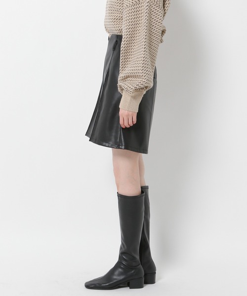 mysty woman(ミスティウーマン)の「フェイクレザーショートパンツ 261738(その他パンツ・レディース・ブラック/ベージュ/アイボリー・FREE)」の11枚目の写真