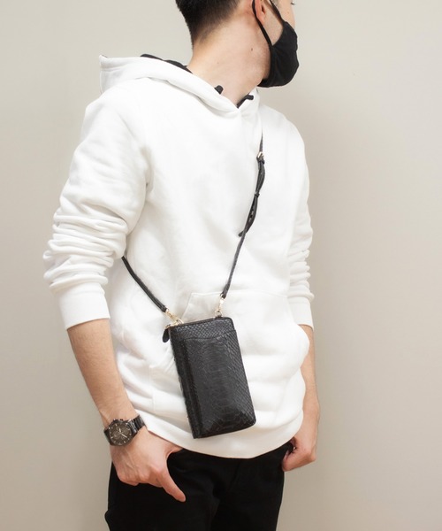 VEENA 1921（ヴィーナ）の「【VEENA 1921】スマホポーチ　お財布ポーチ　縦型　本革（ショルダーバッグ・レディース・ブラウン/パイソン/ブラック・FREE）」の15枚目の写真