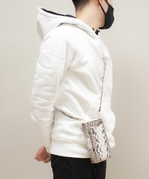 VEENA 1921（ヴィーナ）の「【VEENA 1921】スマホポーチ　お財布ポーチ　縦型　本革（ショルダーバッグ・レディース・ブラウン/パイソン/ブラック・FREE）」の19枚目の写真