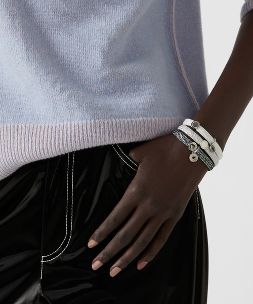 MARC JACOBS（マークジェイコブス）の「THE MEDALLION HAIR ELASTICS/ザ メダリオン ヘア エラスティック・ヘアゴム（ヘアゴム・レディース・ブラック×シルバー/グリーン系その他7/その他・ONE SIZE）」の4枚目の写真