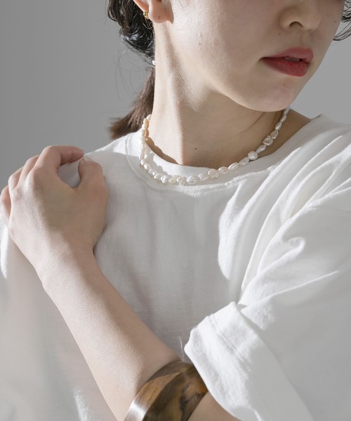 URBAN RESEARCH（アーバンリサーチ）の「バロックパールネックレス（ネックレス・レディース・オフホワイト・-）」の2枚目の写真