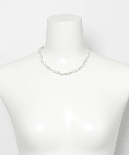 URBAN RESEARCH（アーバンリサーチ）の「バロックパールネックレス（ネックレス・レディース・オフホワイト・-）」の6枚目の写真