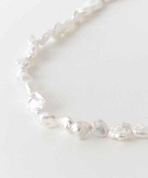 URBAN RESEARCH（アーバンリサーチ）の「バロックパールネックレス（ネックレス・レディース・オフホワイト・-）」の8枚目の写真