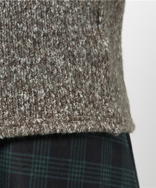 mystic（ミスティック）の「フリルオフタートル（ニット/セーター・レディース・グレー/ベージュ/チャコールグレー/ライトグレー・ﾌﾘ-）」の6枚目の写真