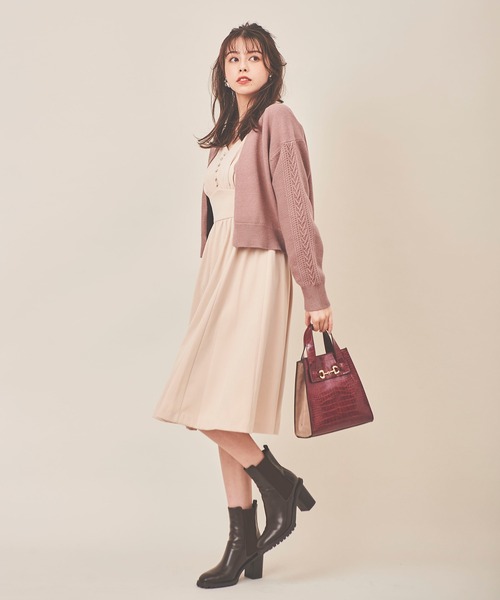 31 Sons de mode（トランテアン　ソン　ドゥ　モード）の「袖ケーブル切替カーディガン（カーディガン/ボレロ・レディース・オフホワイト/サックスブルー/ピンク・36）」の11枚目の写真