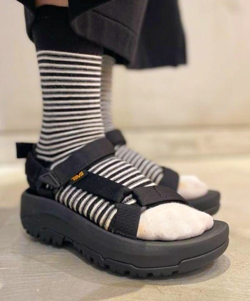 Teva(テバ)の「TEVA / HURRICANE XLT2 AMPSOLE スニーカーサンダル 厚底 アウトドア 旅行(サンダル・レディース・ブラック/ブラウン系その他3・6/8/7/5)」の20枚目の写真