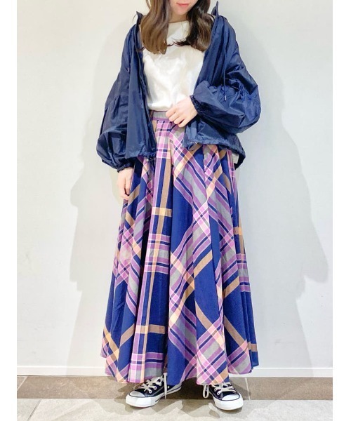 AMERICAN HOLIC（アメリカンホリック）の「【撥水加工】ポケッタブルナイロンパーカー（ナイロンジャケット・レディース・モカ/ネイビー・M/L）」の6枚目の写真