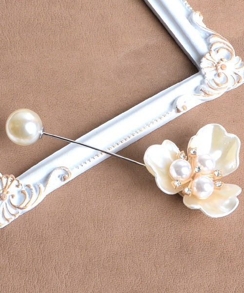 セール Float お花 フラワー ビジュー ブローチ ブローチ コサージュ Vibgyor Women ヴィブジョー ウィメン のファッション通販 Zozotown