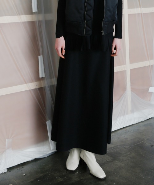 UNDECORATED(アンデコレイテッド)の「UNDECORATED アンデコレイテッド / S140 Wool Knit Skirt ウール ニットフレアスカート(セットアップ) / UDF22403(スカート・レディース・ブラック/オリーブ・FREE)」の2枚目の写真