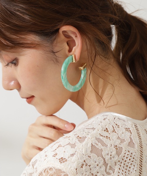 JILL STUART(ジルスチュアート)の「◆フープイヤリング(イヤリング・レディース・グリーン/ホワイト・-/フリ-)」の1枚目の写真
