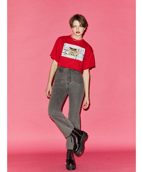 jouetie(ジュエティ)の「1988クロップド Tシャツ(Tシャツ/カットソー・レディース・ブラック/レッド/アイボリー・MEDIUM)」の5枚目の写真