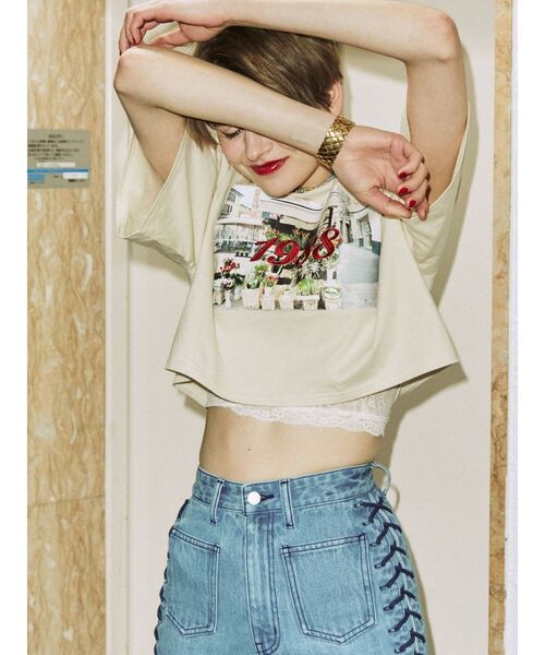 jouetie(ジュエティ)の「1988クロップド Tシャツ(Tシャツ/カットソー・レディース・ブラック/レッド/アイボリー・MEDIUM)」の8枚目の写真