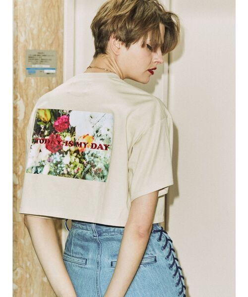 jouetie(ジュエティ)の「1988クロップド Tシャツ(Tシャツ/カットソー・レディース・ブラック/レッド/アイボリー・MEDIUM)」の9枚目の写真