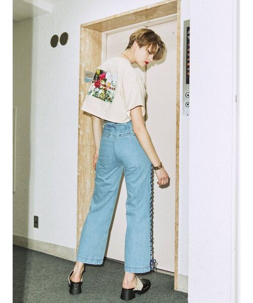 jouetie(ジュエティ)の「1988クロップド Tシャツ(Tシャツ/カットソー・レディース・ブラック/レッド/アイボリー・MEDIUM)」の11枚目の写真