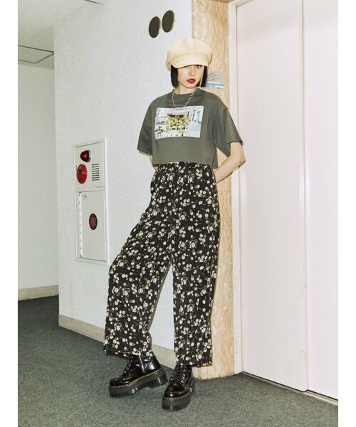 jouetie(ジュエティ)の「1988クロップド Tシャツ(Tシャツ/カットソー・レディース・ブラック/レッド/アイボリー・MEDIUM)」の14枚目の写真