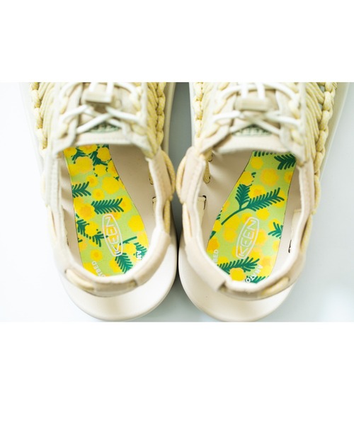 KEEN 24cm新品サンダルスニーカー ベージュ KEEN WOMEN UNEEK 