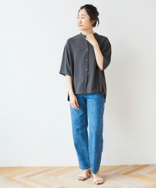 le.coeur blanc（ルクールブラン）の「2WAYジョーゼットブラウス（シャツ/ブラウス・レディース・オフホワイト/サックスブルー/ダークグレー・38）」の8枚目の写真