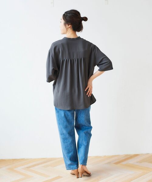 le.coeur blanc（ルクールブラン）の「2WAYジョーゼットブラウス（シャツ/ブラウス・レディース・オフホワイト/サックスブルー/ダークグレー・38）」の10枚目の写真