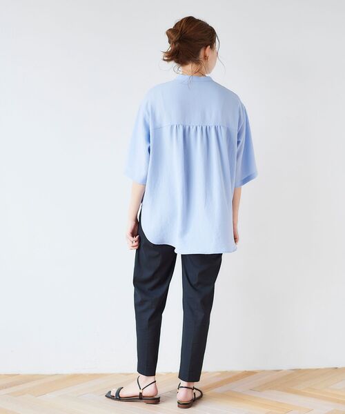 le.coeur blanc（ルクールブラン）の「2WAYジョーゼットブラウス（シャツ/ブラウス・レディース・オフホワイト/サックスブルー/ダークグレー・38）」の21枚目の写真