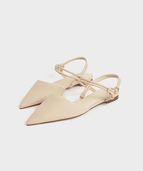 CHARLES & KEITH(チャールズ & キース)の「ノットアンクルストラップ バレリーナフラット / Knotted Ankle-Strap Ballerina Flats(バレエシューズ・レディース・オフホワイト/ブラック・23cm/25.5cm/22.5cm/23.5cm/25cm/24.5cm)」の3枚目の写真