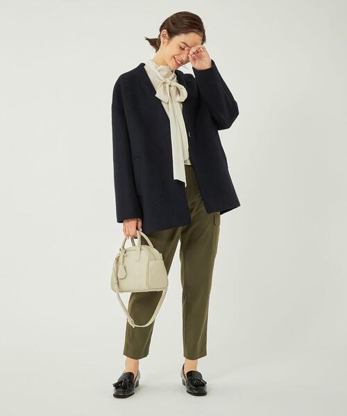 green label relaxing(グリーンレーベルリラクシング)の「ボウタイ付き スタンドネック ブラウス(シャツ/ブラウス・レディース・ネイビー/オフホワイト/ケリー・FREE)」の4枚目の写真