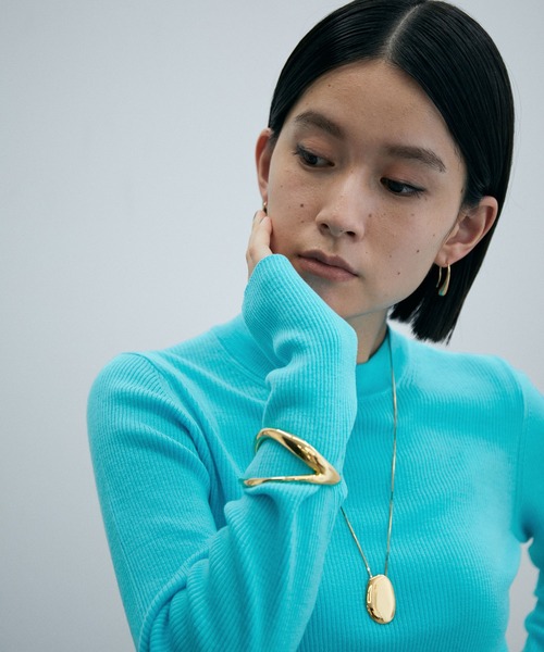 ADAM ET ROPE'（アダムエロペ）の「アンチピリングリブクルーネックプルオーバー（ニット/セーター・レディース・ホワイト/ブラック/レッド/サックスブルー/ピンク/イエロー・FREE）」の9枚目の写真