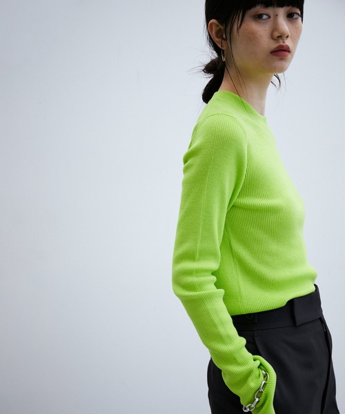 ADAM ET ROPE'（アダムエロペ）の「アンチピリングリブクルーネックプルオーバー（ニット/セーター・レディース・ホワイト/ブラック/レッド/サックスブルー/ピンク/イエロー・FREE）」の11枚目の写真