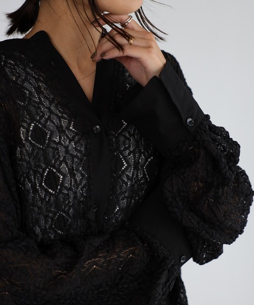 mi via loca（ミヴィアロカ）の「レースバンドカラーシャツ（シャツ/ブラウス・レディース・ブラック/オフホワイト・FREE）」の10枚目の写真