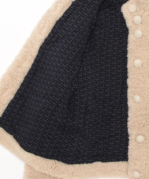 ZADIG&VOLTAIRE(ザディグ エ ヴォルテール)の「ASIA FINO SOFT CURLY(その他アウター・レディース・ホワイト系1・XS/S/M)」の2枚目の写真
