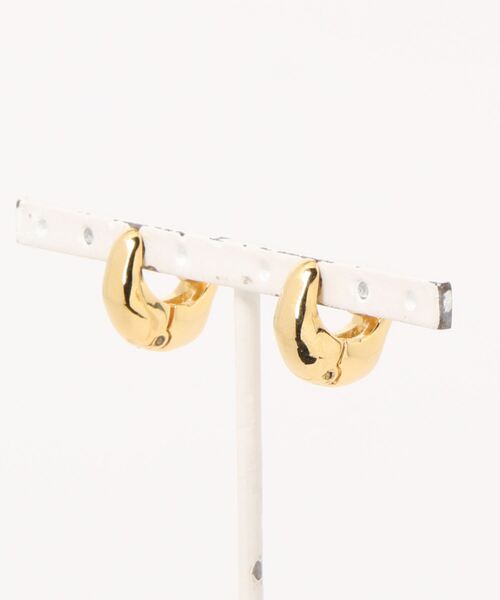 Ameri(アメリ)の「DEFORMED SHAPE PETIT PIERCE(ピアス(両耳用)・レディース・シルバー/ゴールド・FREE)」の9枚目の写真