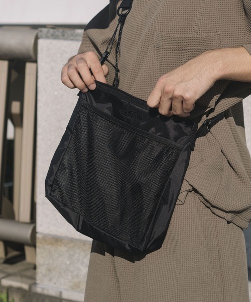 KEEN（キーン）の「HARVEST MATERIAL SACOCHE III / ハーベスト