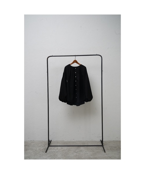 KOH.style（コースタイル）の「パールボタンタックブラウス（シャツ/ブラウス・レディース・オフホワイト/ブラック・FREE）」の17枚目の写真