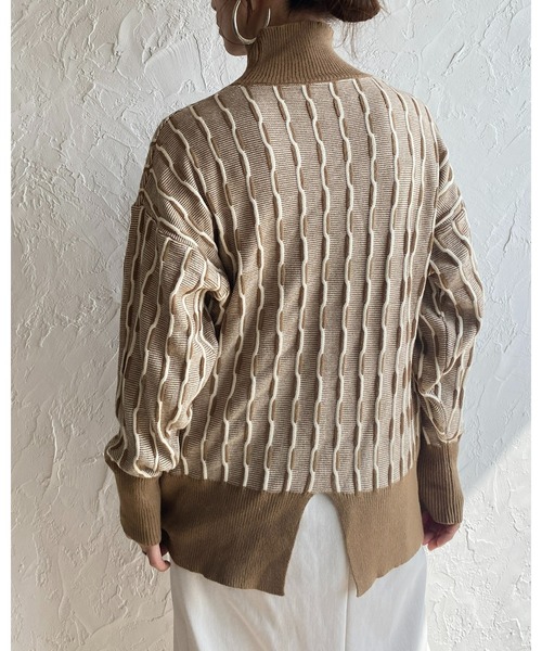 She's Closet(シーズクローゼット)の「バイカラーウェーブストライプハイネックニットプルオーバー(ニット/セーター・レディース・アイボリー/ブラック/モカ・FREE)」の6枚目の写真