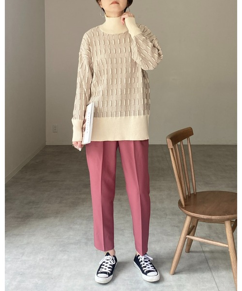 She's Closet(シーズクローゼット)の「バイカラーウェーブストライプハイネックニットプルオーバー(ニット/セーター・レディース・アイボリー/ブラック/モカ・FREE)」の8枚目の写真