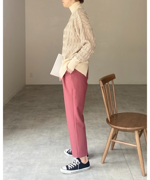 She's Closet(シーズクローゼット)の「バイカラーウェーブストライプハイネックニットプルオーバー(ニット/セーター・レディース・アイボリー/ブラック/モカ・FREE)」の9枚目の写真