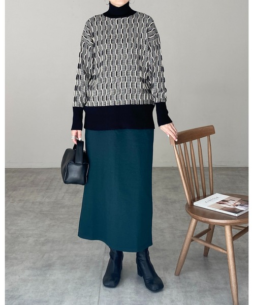 She's Closet(シーズクローゼット)の「バイカラーウェーブストライプハイネックニットプルオーバー(ニット/セーター・レディース・アイボリー/ブラック/モカ・FREE)」の11枚目の写真