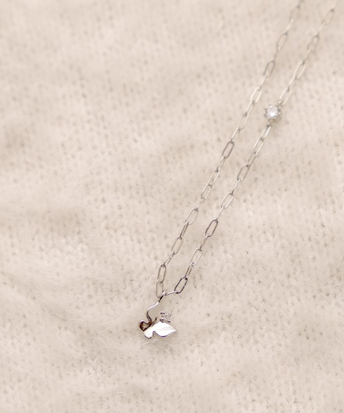 OLIVE des OLIVE（オリーブデオリーブ）の「バタフライネックレス（ネックレス・レディース・ゴールド/シルバー・FREE）」の3枚目の写真