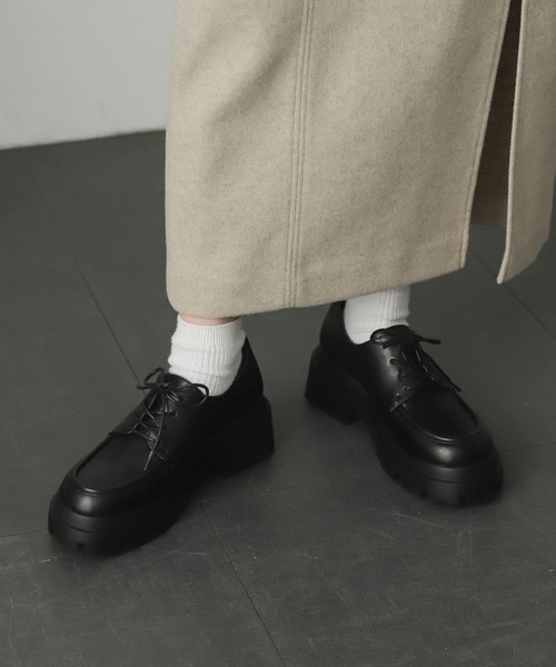 SENSE OF PLACE by URBAN RESEARCH（センスオブプレイスバイアーバンリサーチ）の「レースアップボリュームソールシューズ（ドレスシューズ・レディース・アイボリー/ブラック・SMALL/MEDIUM/LARGE）」の2枚目の写真