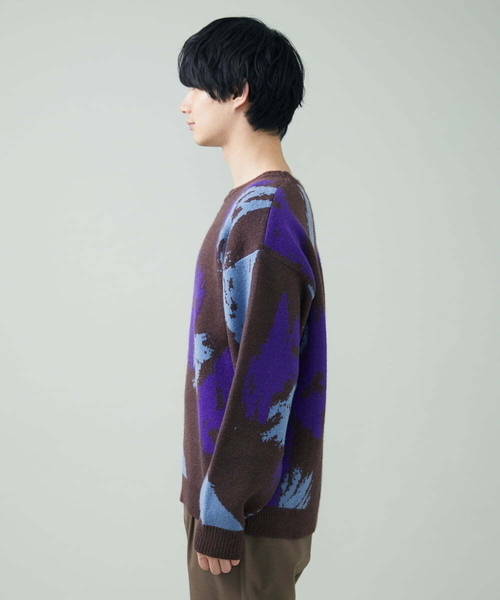 a.v.v(アーヴェヴェ)の「ペインター柄ワイドシルエットクルーニット(ニット/セーター・メンズ・ブラウン/チャコールグレー・48/50/46)」の12枚目の写真
