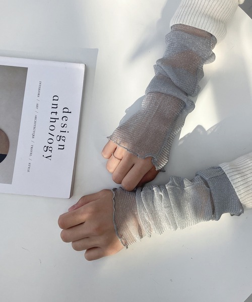 AS KNOW AS plus（アズノゥアズプラス）の「シアー アームカバー（アームカバー・レディース・ブラック/アイボリー/ライトピンク/グレー/パープル系/ピンク系/ピンク/ホワイト/ベージュ/ブラック系1/ブラック系/ホワイト系1/パープル系2/イエロー系2/ベージュ系/ブラック系2/グレー系2/ホワイト系2/ホワイト系/ホワイト×ブラック・FREE）」の11枚目の写真