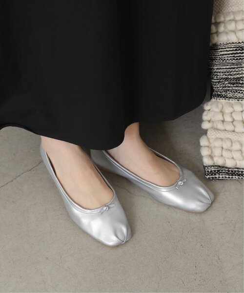 RAY CASSIN(レイカズン)の「M/L パイピングフラットシューズ(バレエシューズ・レディース・シルバー/ブラック/ベージュ・MEDIUM/LARGE)」の22枚目の写真