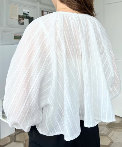 moment+(モーメントプラス)の「【累計販売枚数2万枚突破!】ドビーストライプ2WAYスリーブ クロップド丈ショートカーデブラウス(カーディガン/ボレロ・レディース・ナチュラル/アイボリー/ブラック・M/L)」の7枚目の写真