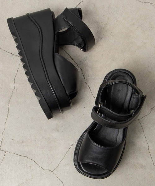 WEGO（ウィゴー）の「WEGO/ウェーブボリュームサンダル（サンダル・レディース・ブラック・MEDIUM/LARGE）」の11枚目の写真